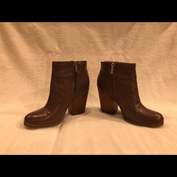 Ankle Boot - Picture 4 of 8